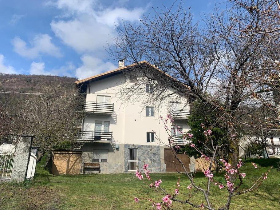 Ferienwohnung Casa Vacanza Leonardo Chambave Exterior foto